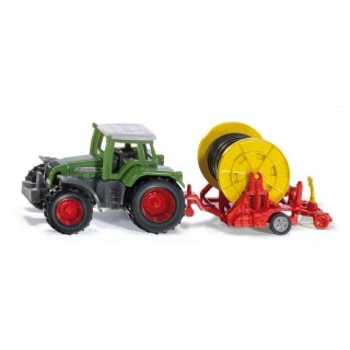Siku Blister Traktor mit Bewässerungshaspel